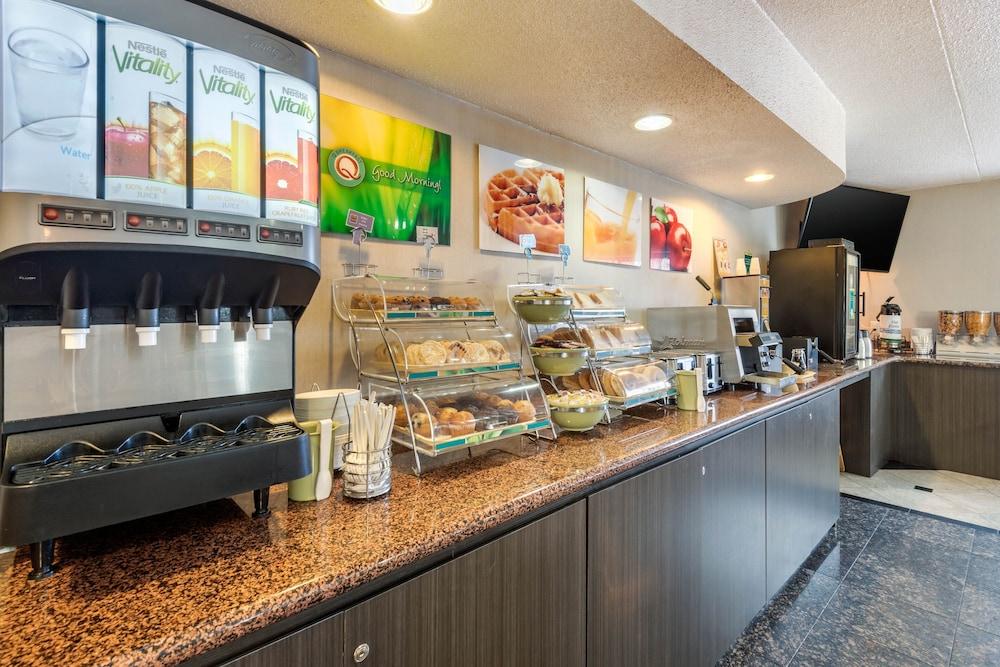 Quality Inn & Suites 5585 Ambler Drive Mississauga Ontario Экстерьер фото
