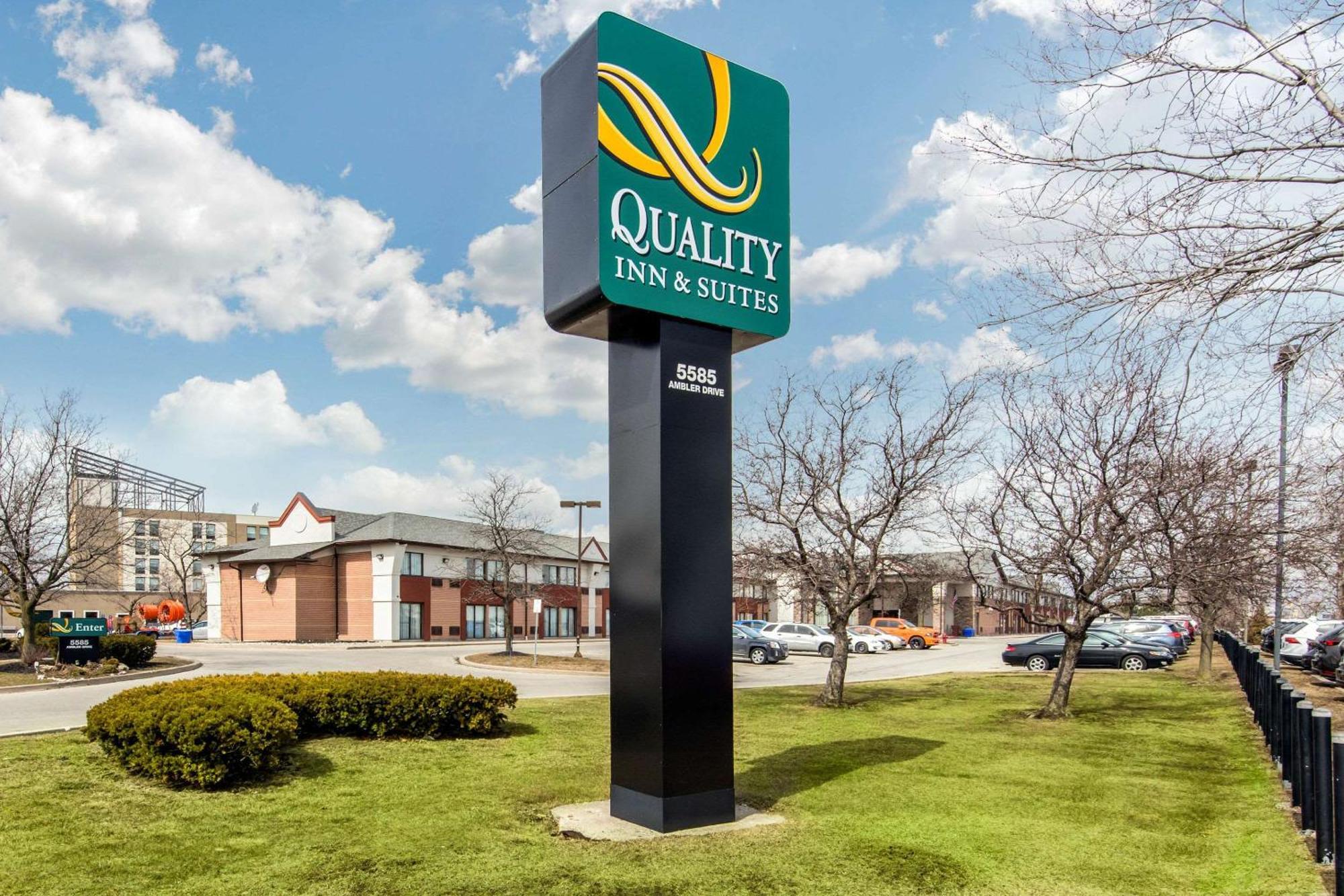 Quality Inn & Suites 5585 Ambler Drive Mississauga Ontario Экстерьер фото