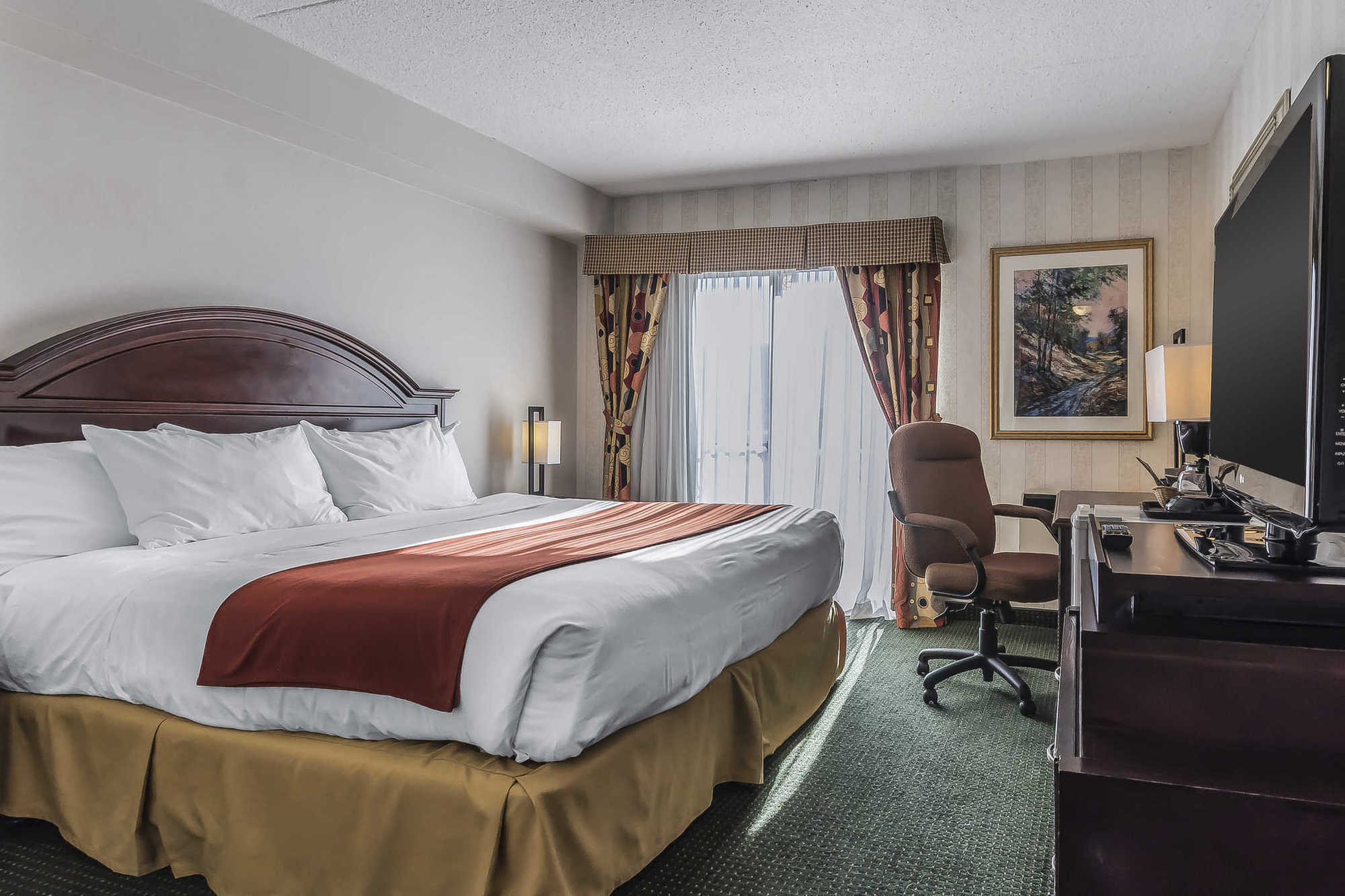 Quality Inn & Suites 5585 Ambler Drive Mississauga Ontario Номер фото