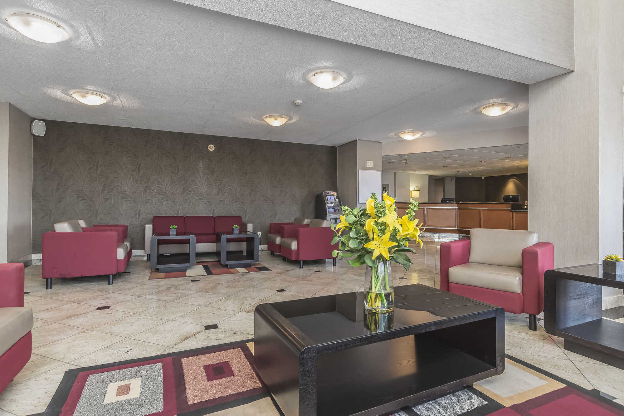Quality Inn & Suites 5585 Ambler Drive Mississauga Ontario Интерьер фото