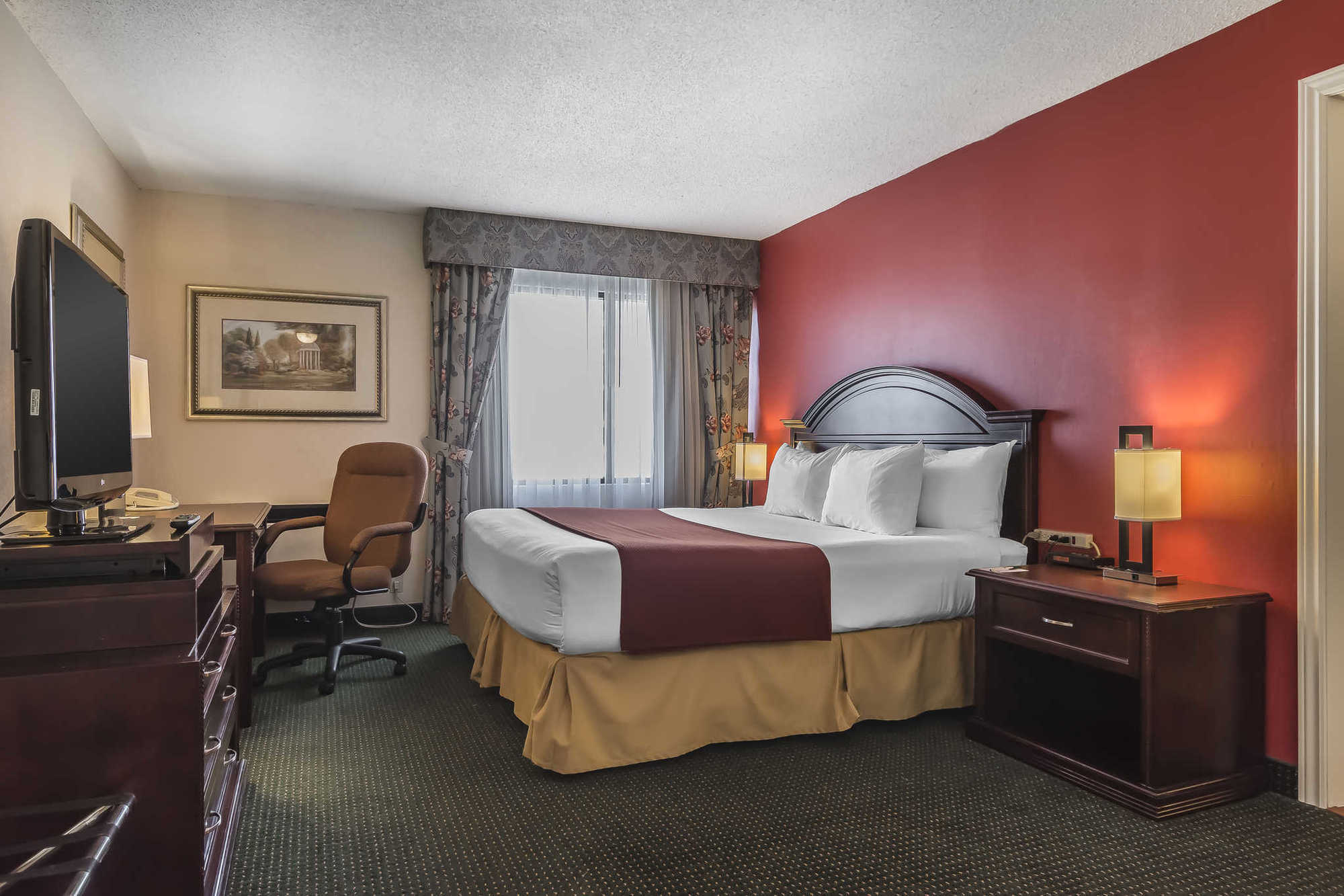 Quality Inn & Suites 5585 Ambler Drive Mississauga Ontario Номер фото