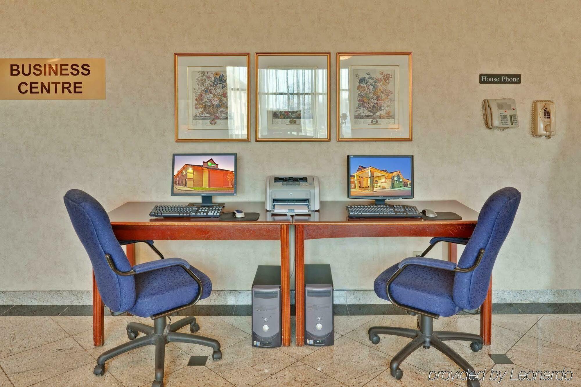 Quality Inn & Suites 5585 Ambler Drive Mississauga Ontario Удобства фото
